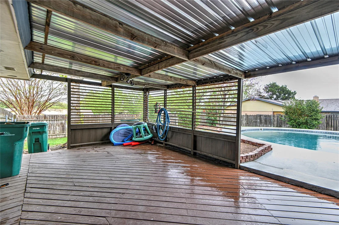 Photo of 731 Verna Lee BLVD