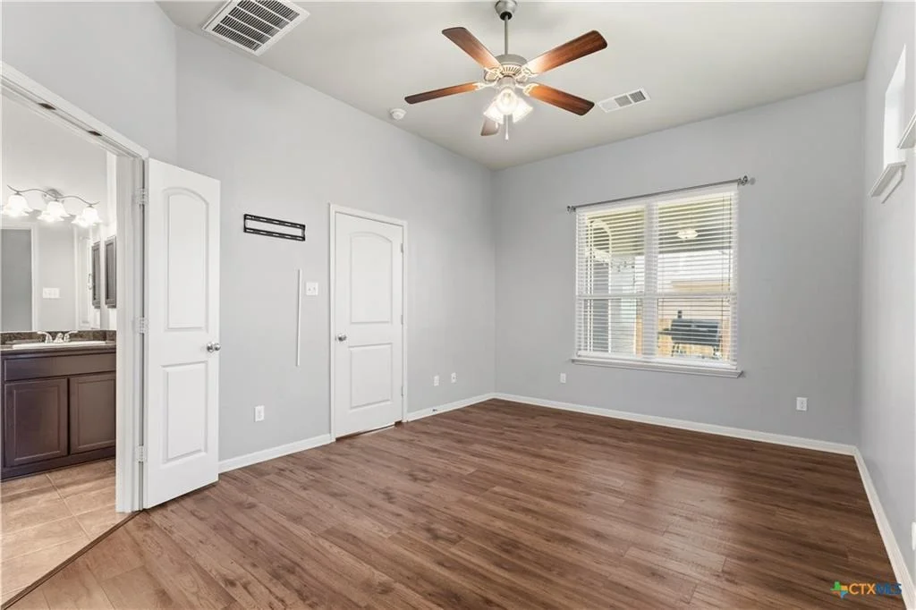 Photo of 6409 Louise LN