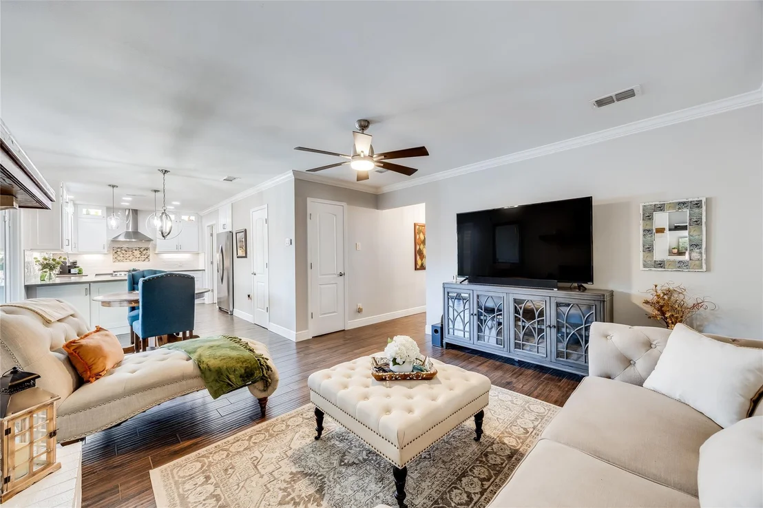 Photo of 10103 Oak Hollow CIR