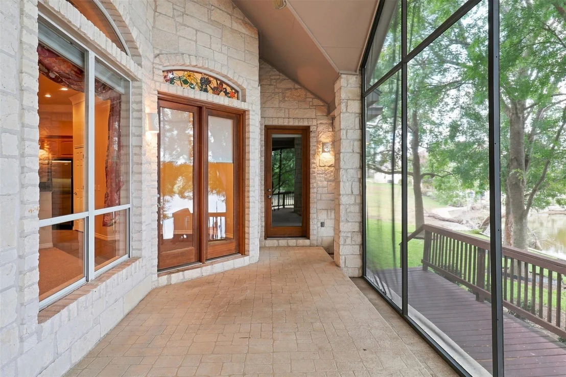 Photo of 110 Dog Leg ST