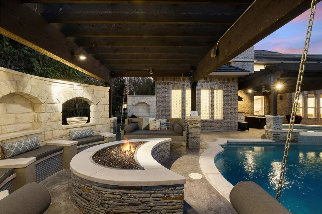 Photo of 11700 EAGLES GLEN DR