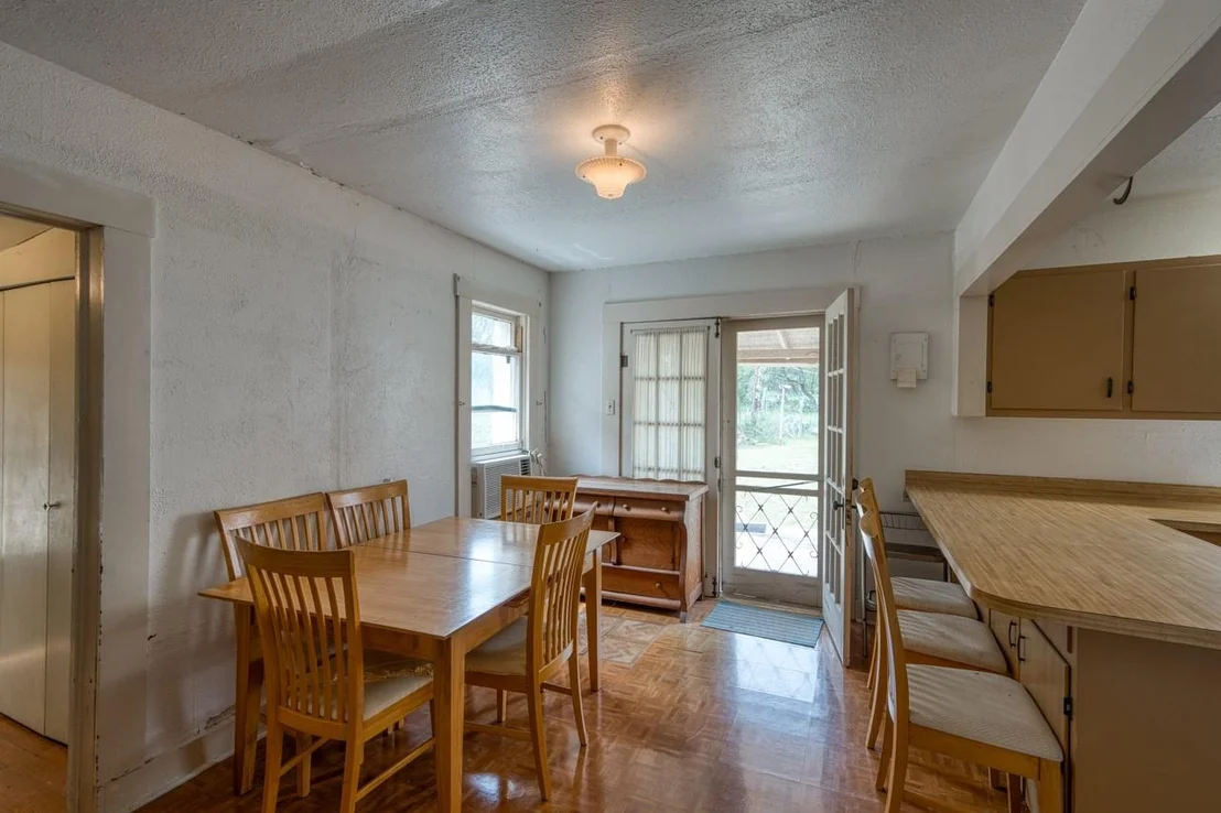 Photo of 624 N US 281