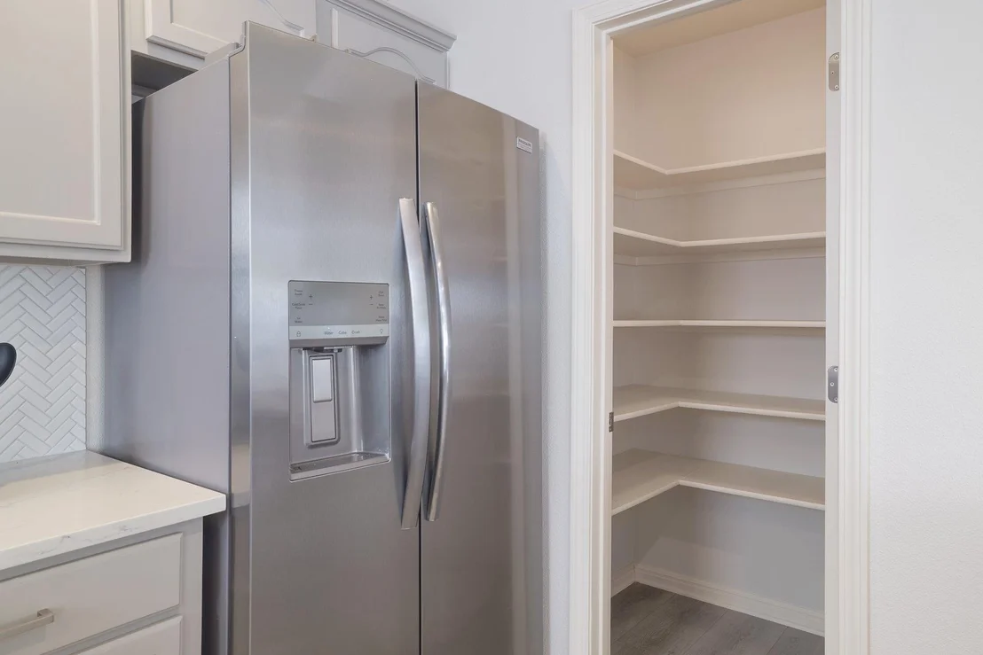 Photo of 412 Colonial Park BLVD