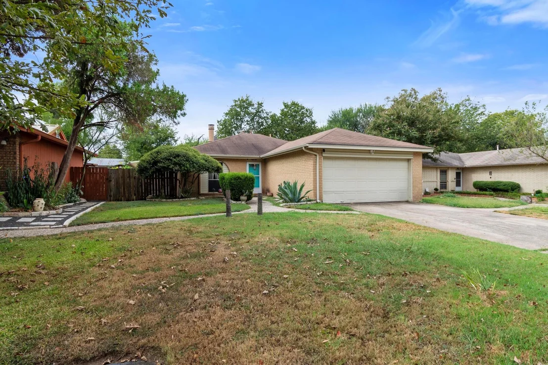 Photo of 1107 Kenyon DR