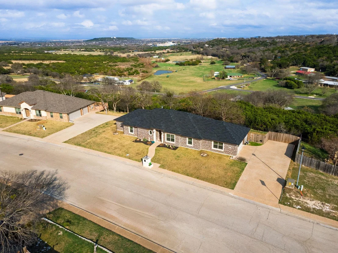 Photo of 522 Skyline DR