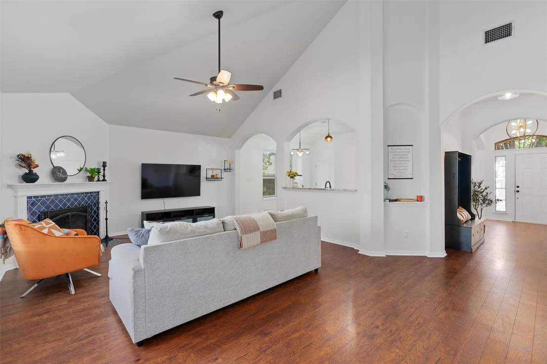 Photo of 902 Lavender CV
