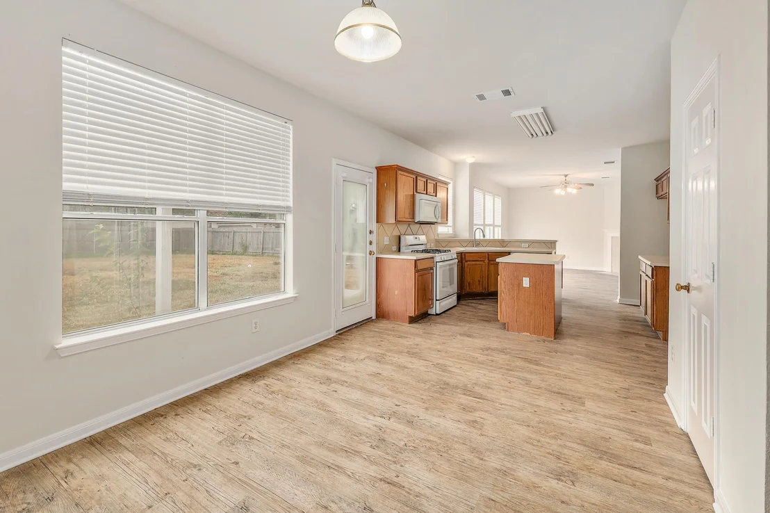 Photo of 102 Chandler Pointe LOOP
