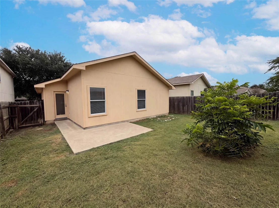 Photo of 1076 Shadow Creek BLVD