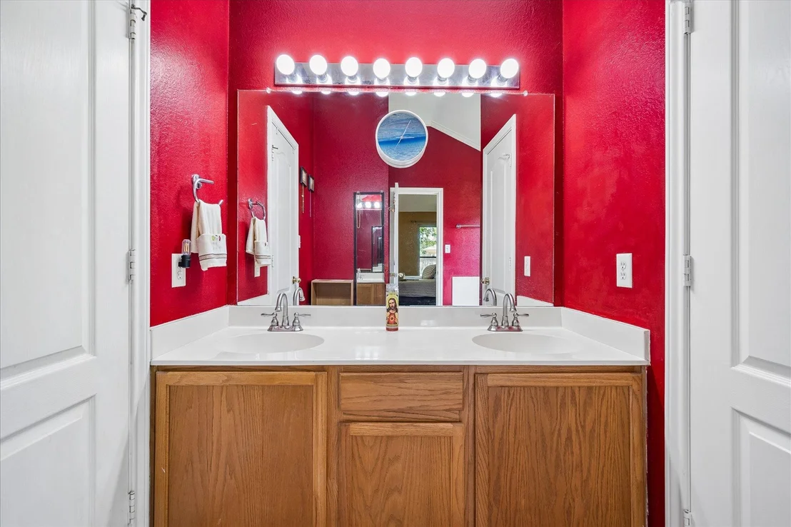 Photo of 111 Finch LN