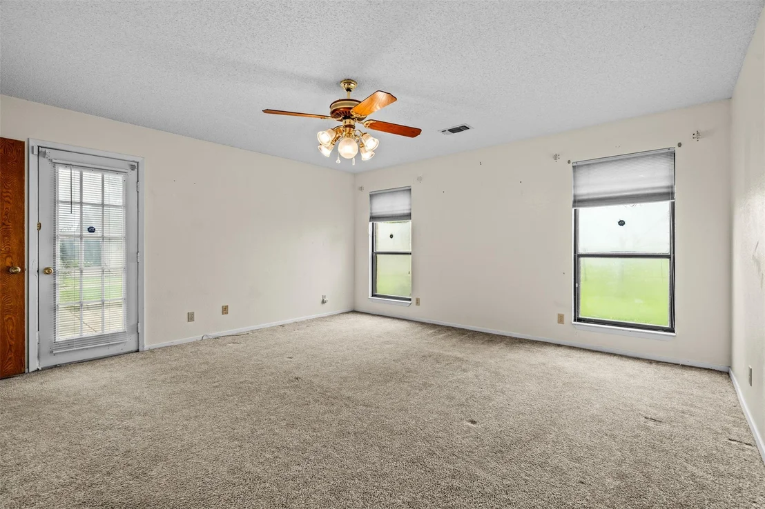 Photo of 204 E Eckhart Ave