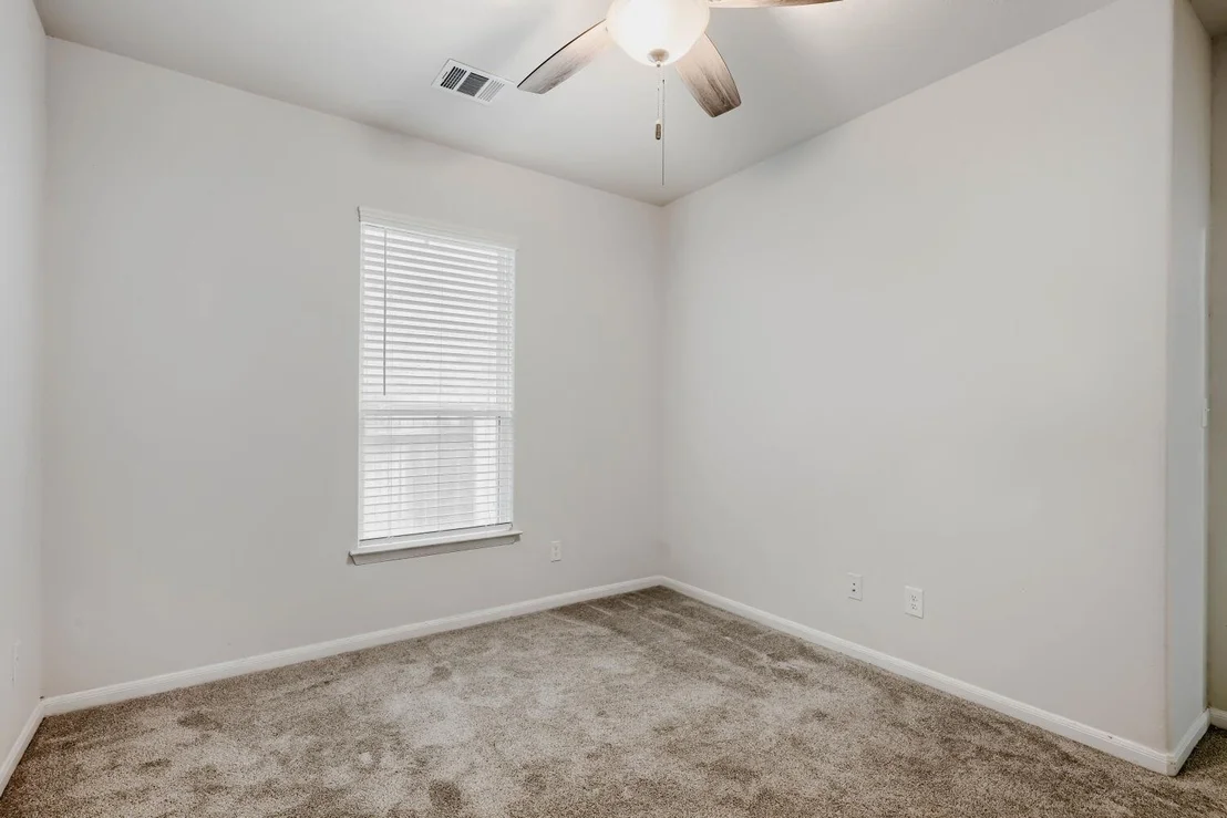 Photo of 137 Switch Bud DR