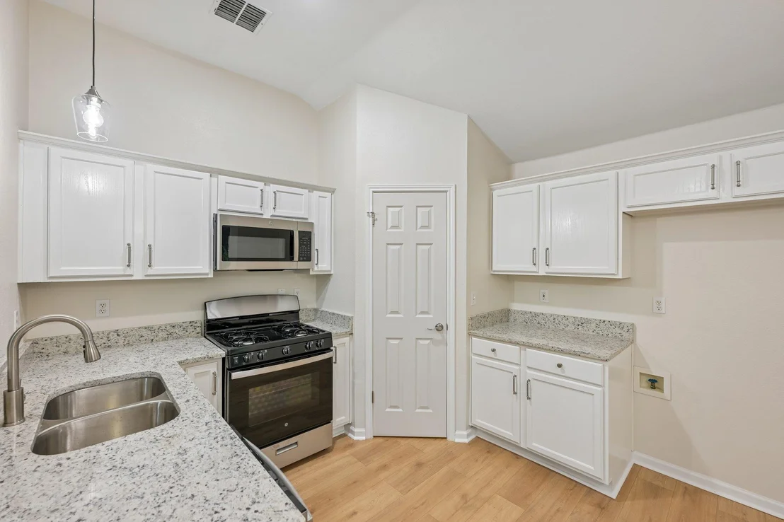 Photo of 500 Britni LOOP
