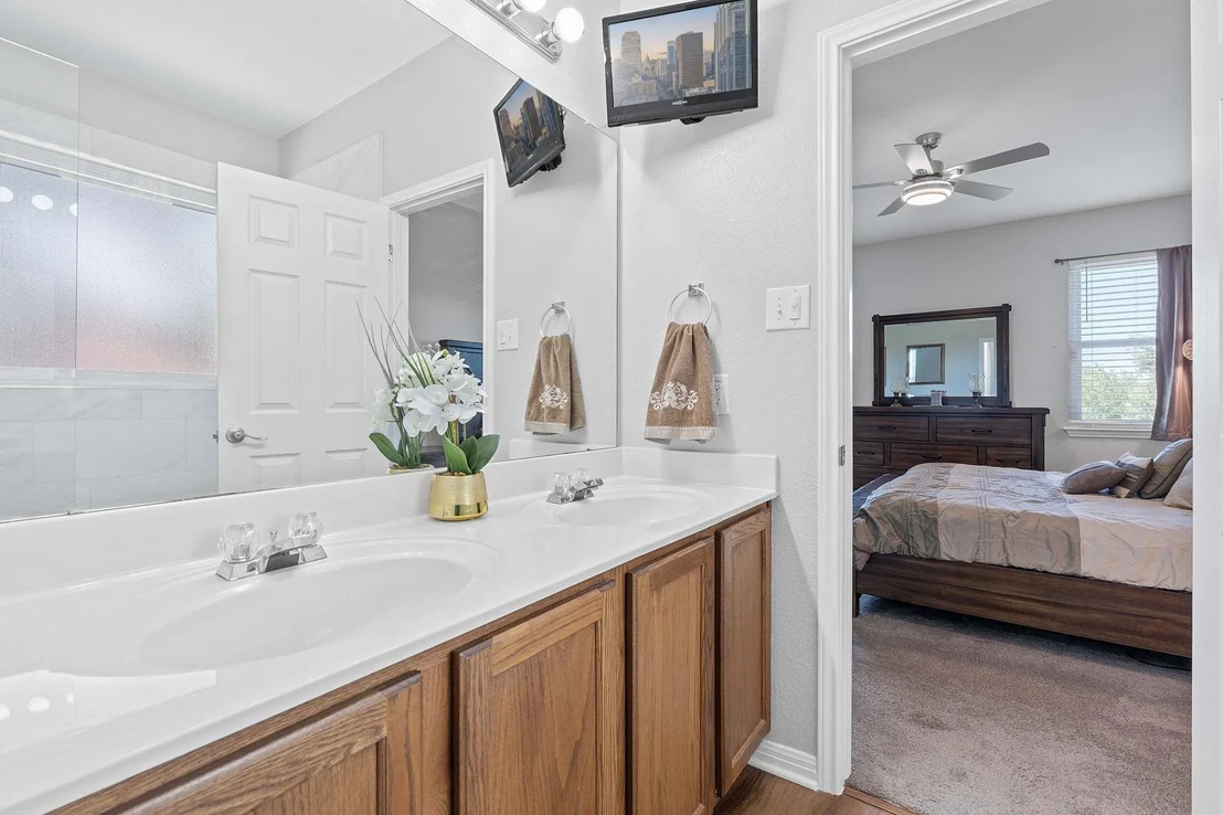Photo of 1109 Middle Brook DR