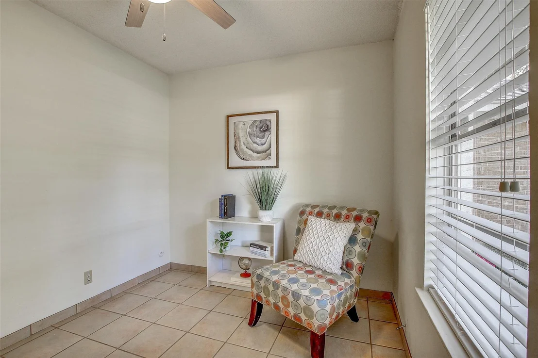 Photo of 909 Glen Oak DR