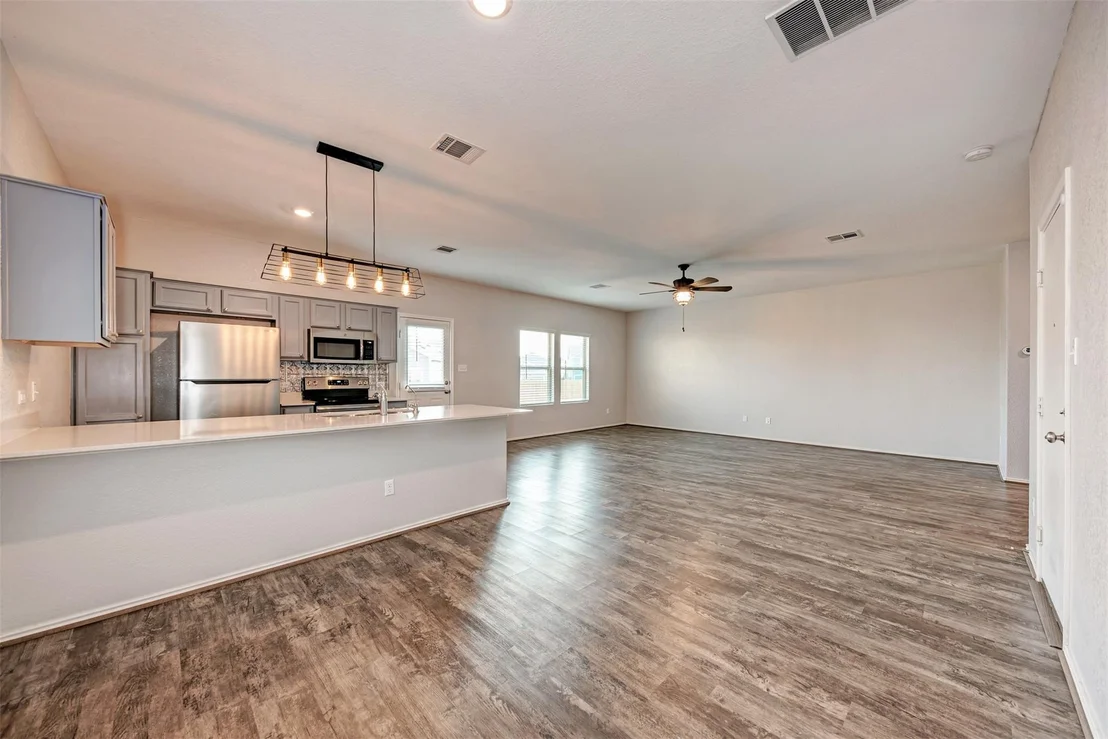 Photo of 817 Circle WAY