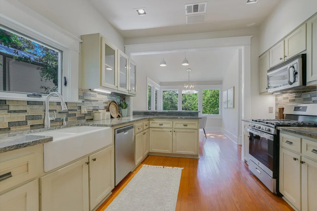Photo of 617 Oakland Ave