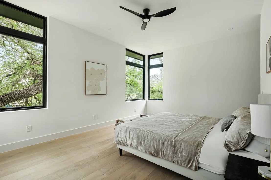 Photo of 1102 Summit ST