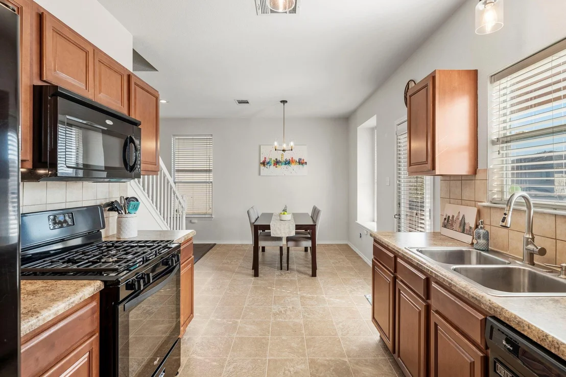 Photo of 136 Regent CV