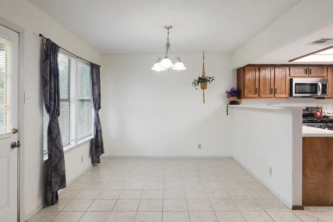 Photo of 405 Brookhollow DR