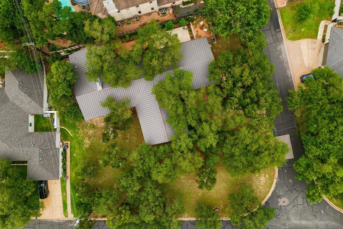 Photo of 5800 Lookout Mountain DR