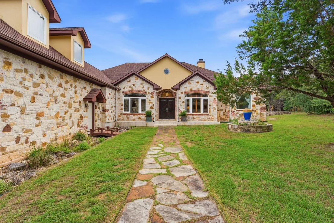 Photo of 8121 Bluff TRL