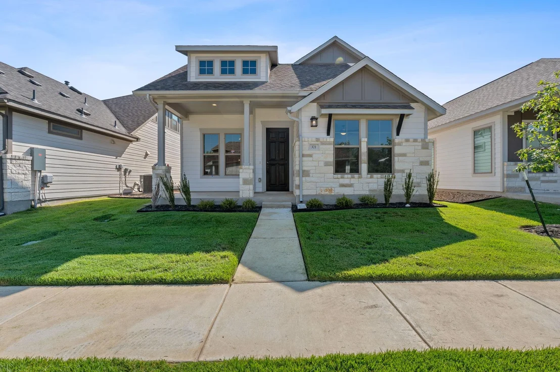 Photo of 321 Orleanian DR