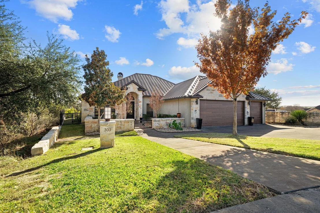 Photo of 303 Emerald WAY