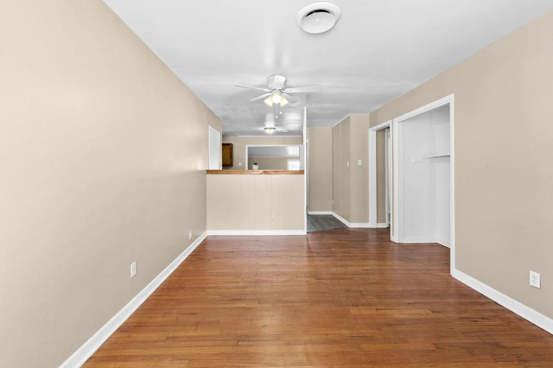 Photo of 1301 West LN