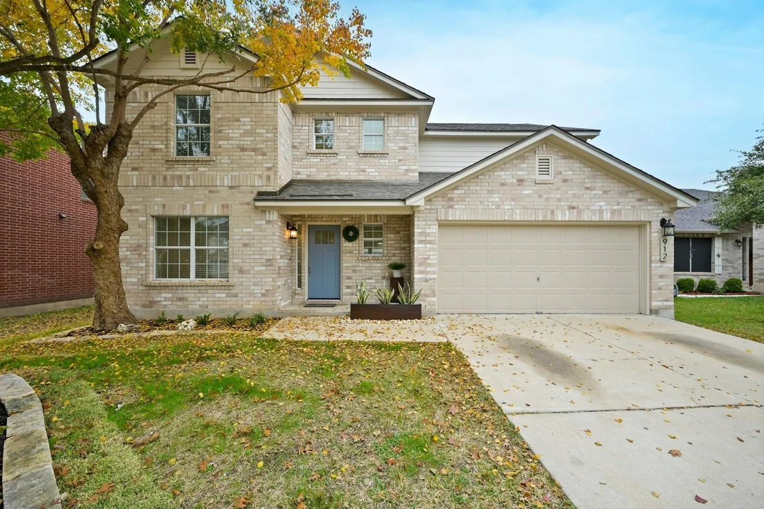 Photo of 912 Yellowstone DR