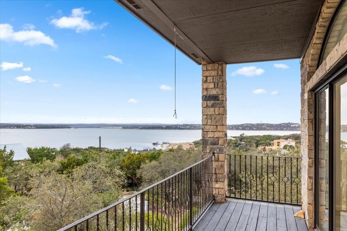 Photo of 13816 Lake View DR