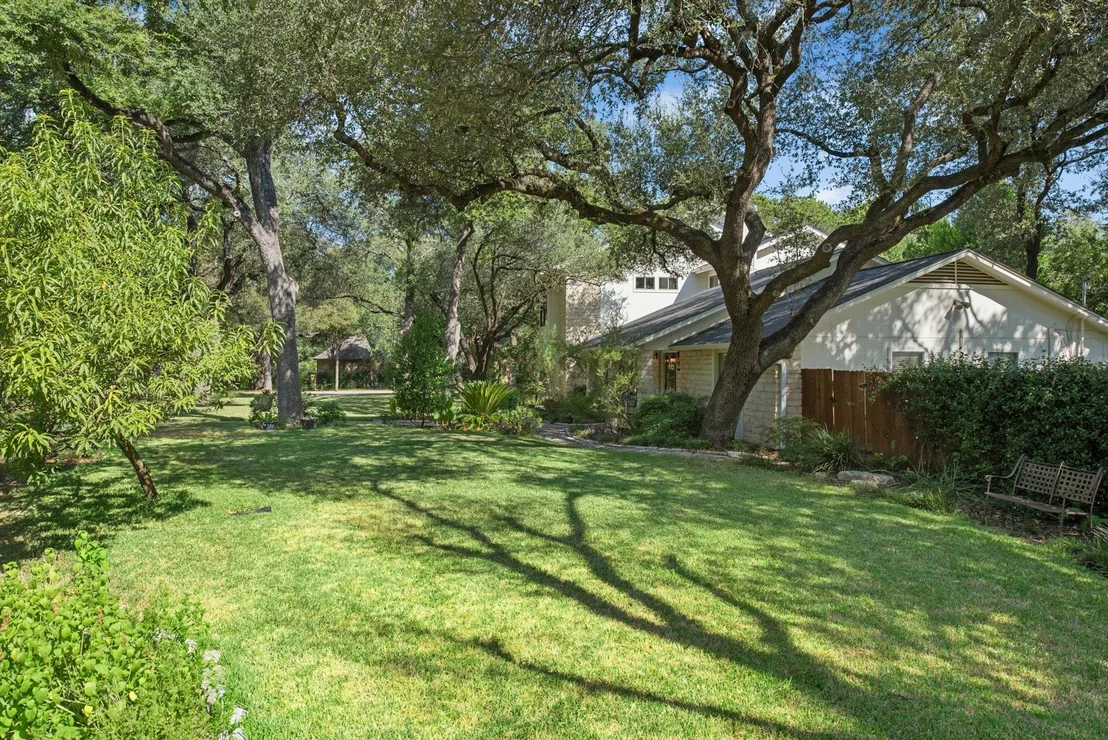 Photo of 6604 Liveoak DR