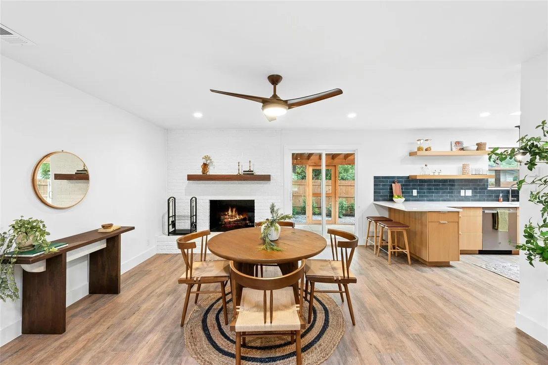 Photo of 8601 Winding WALK