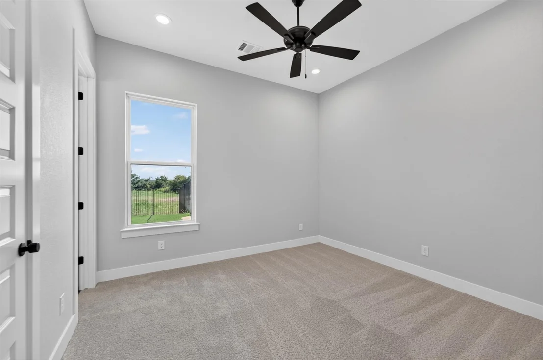 Photo of 101 Lakeview CT