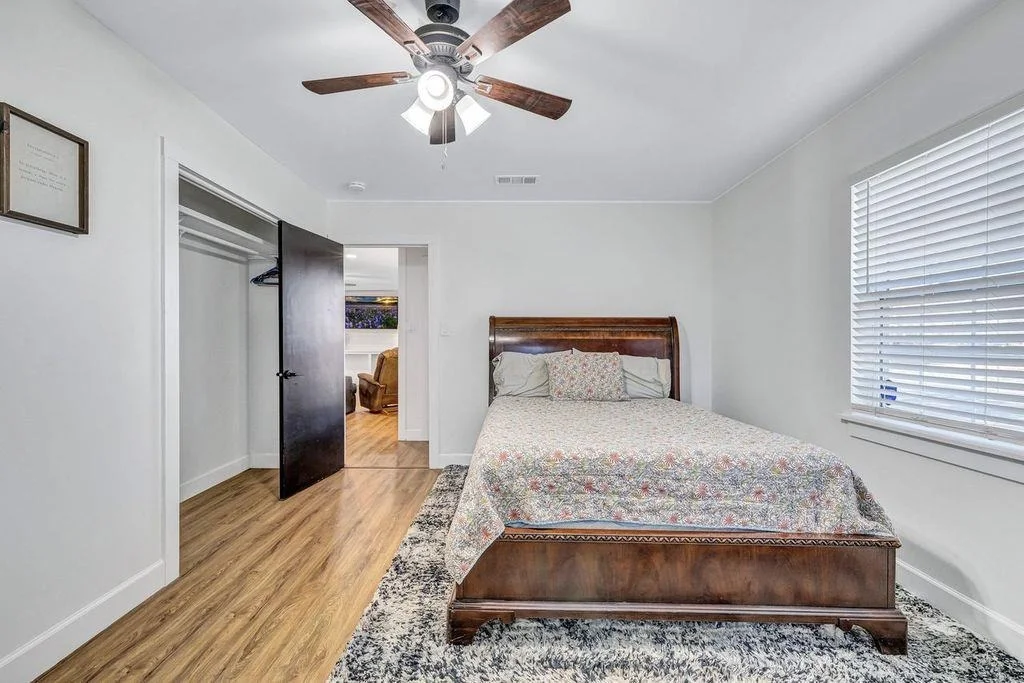 Photo of 309 W Avenue H Ave