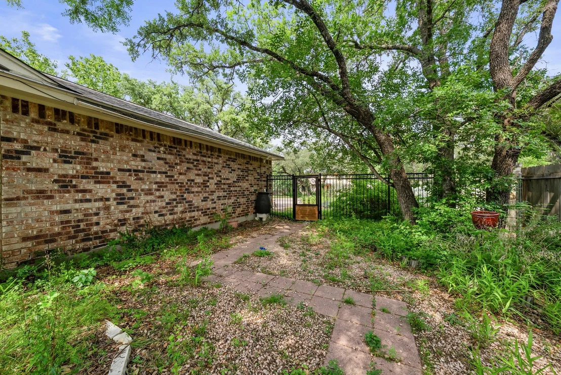 Photo of 203 Settlers DR