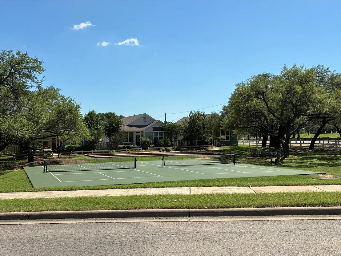 Photo of 5136 Hellman