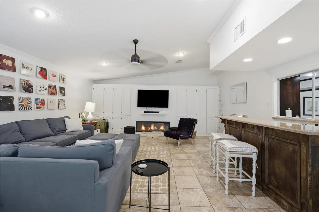 Photo of 3409 Lakeside DR