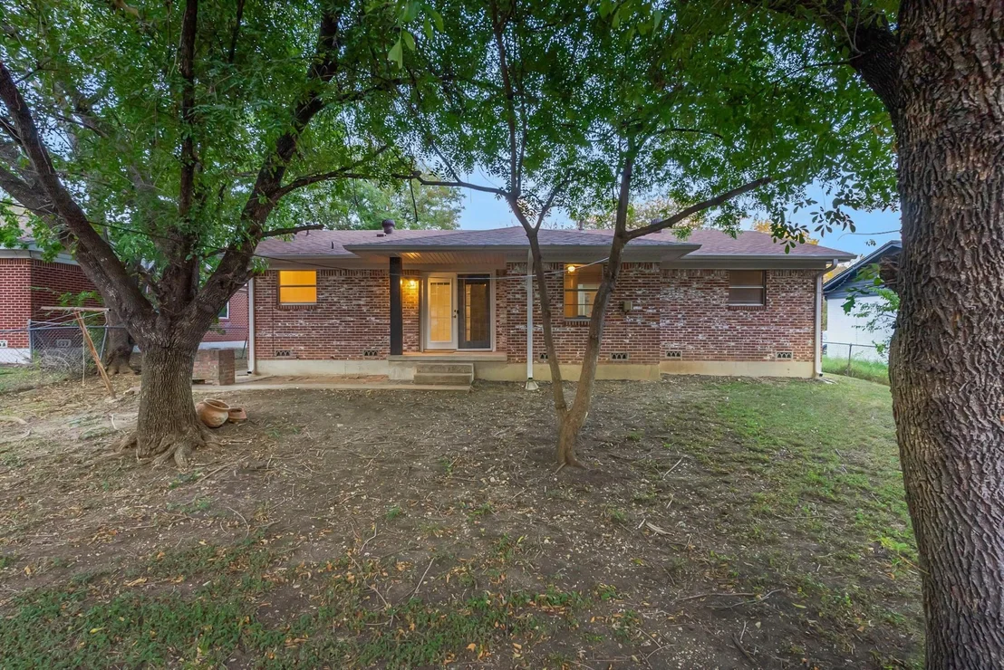 Photo of 1411 Connell DR