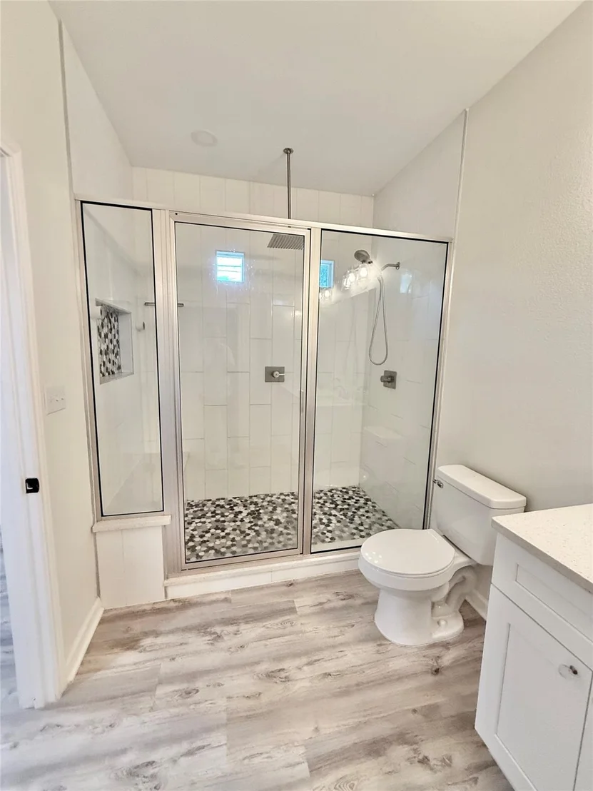 Photo of 1401 W 7th ST