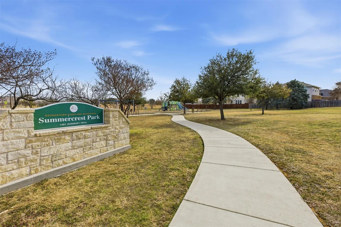 Photo of 1502 Summercrest BLVD