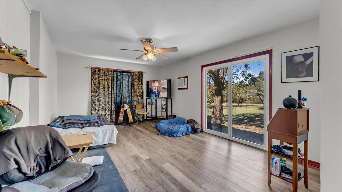 Photo of 313 Geneva LN