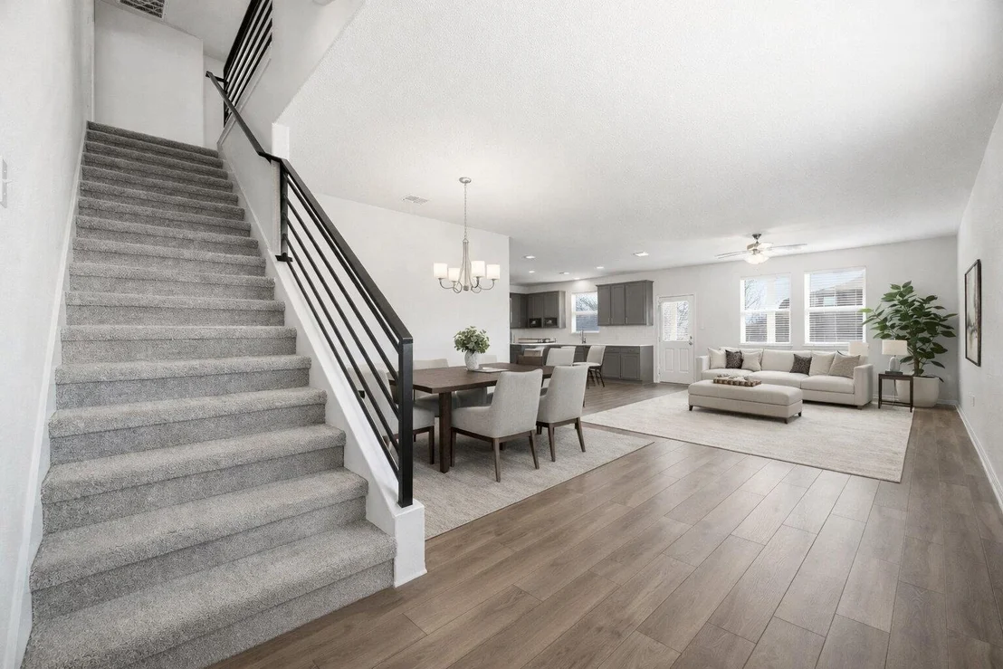 Photo of 211 Silver Glen DR