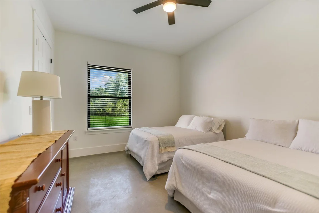 Photo of 400 Creekside DR