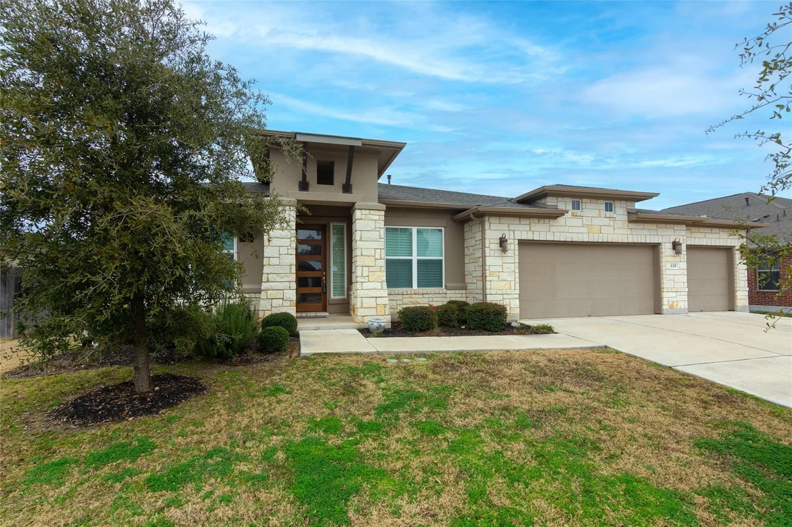 Photo of 120 Split Oak DR