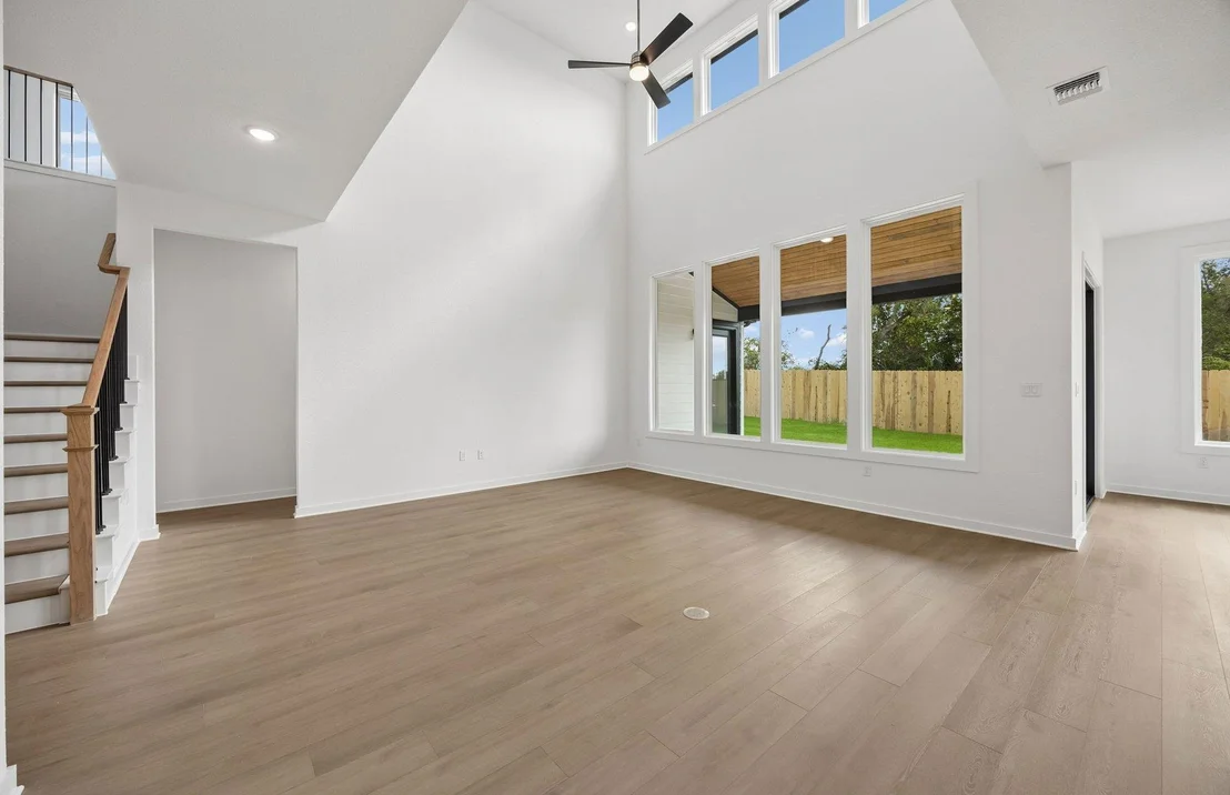 Photo of 16401 Winnie Mae BND