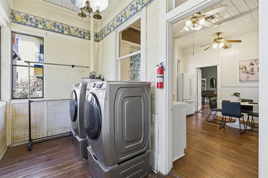 Photo of 4514 Caswell Ave