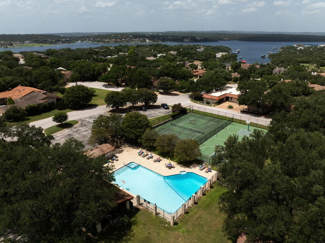 Photo of 103 Crescent Bluff