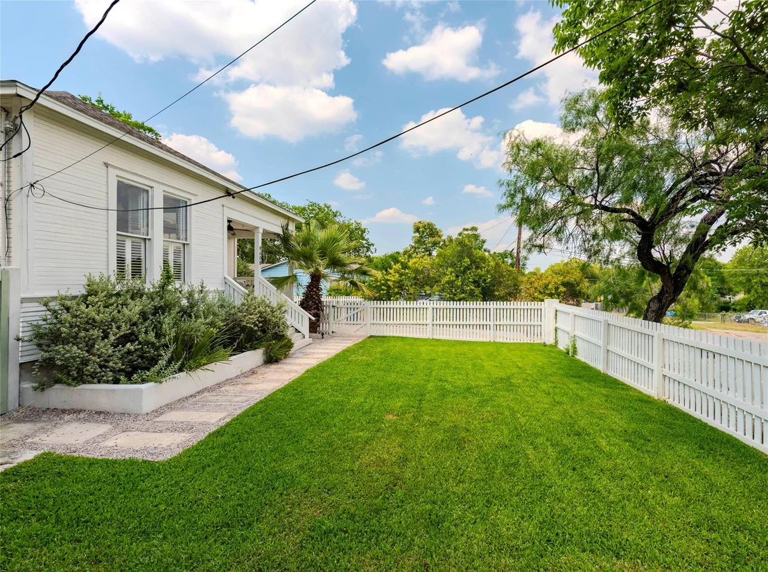 Photo of 8608 Georgian DR