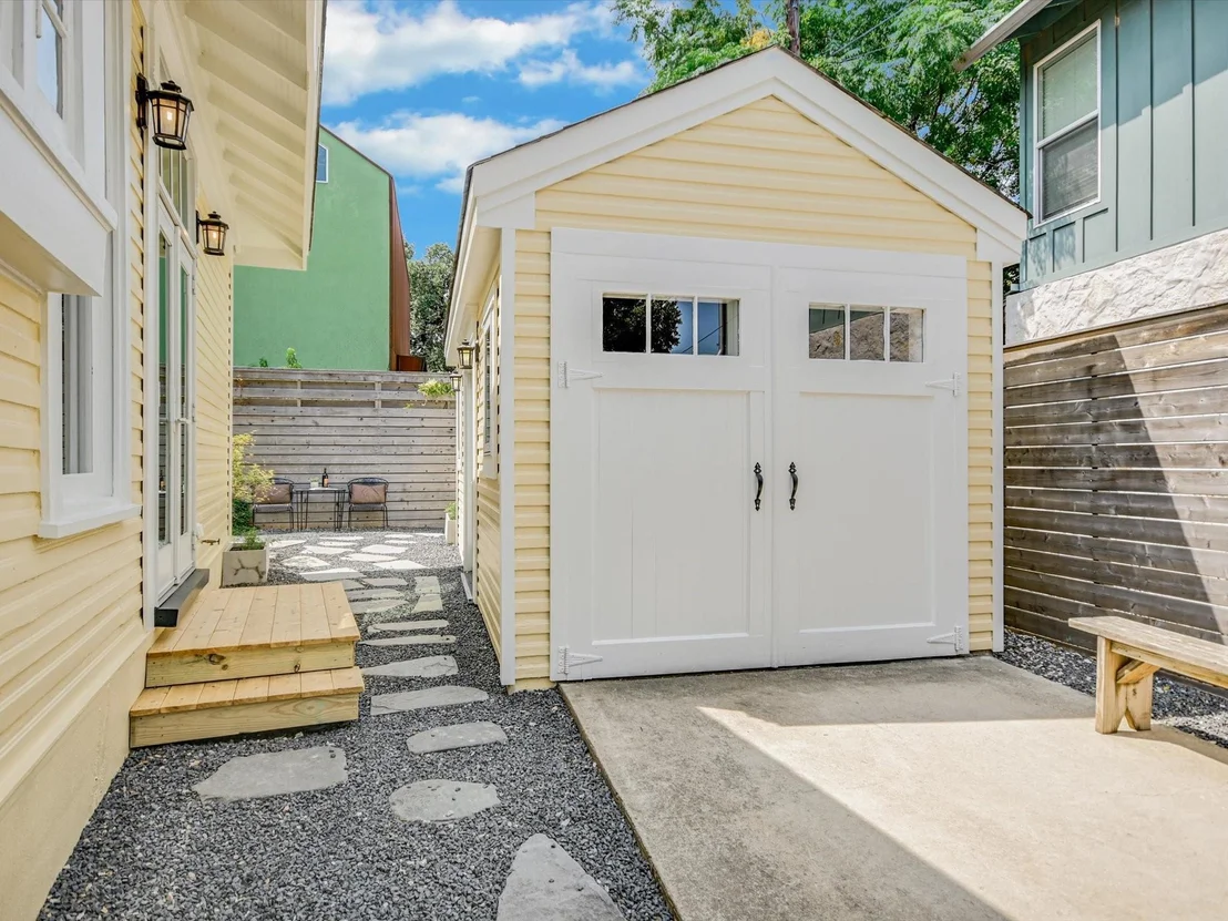 Photo of 211 Park LN
