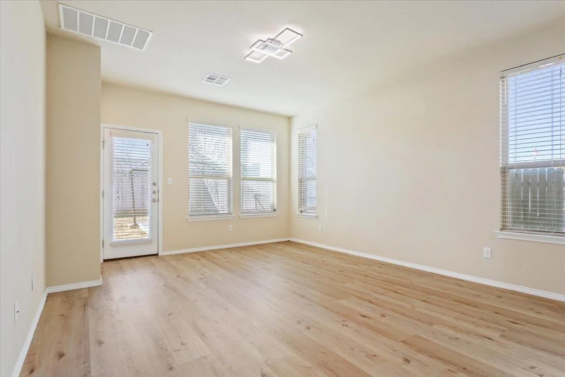 Photo of 1024 Chad LOOP
